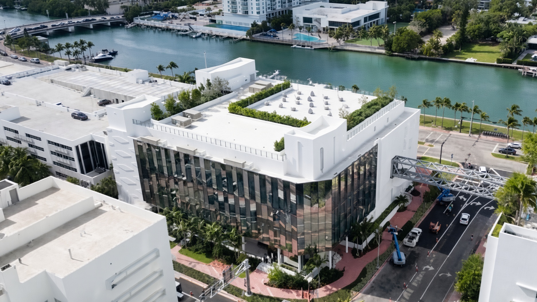 The rooftop terrace overlooking the waterway